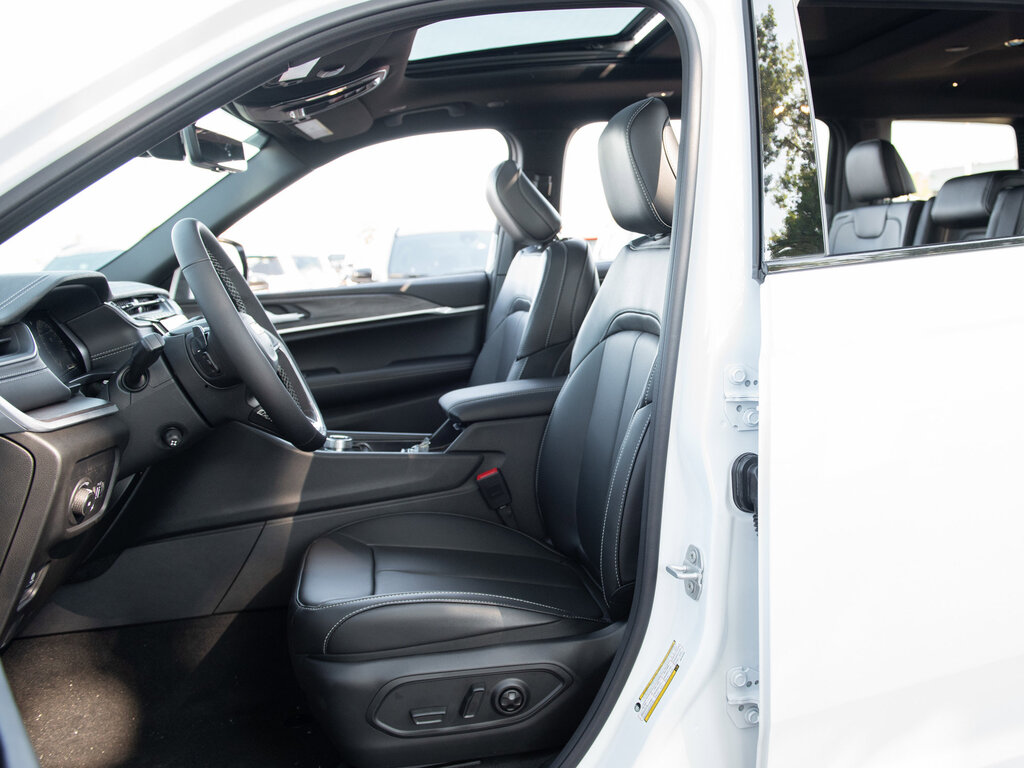 2025 Jeep Grand Cherokee L Limited 4×4