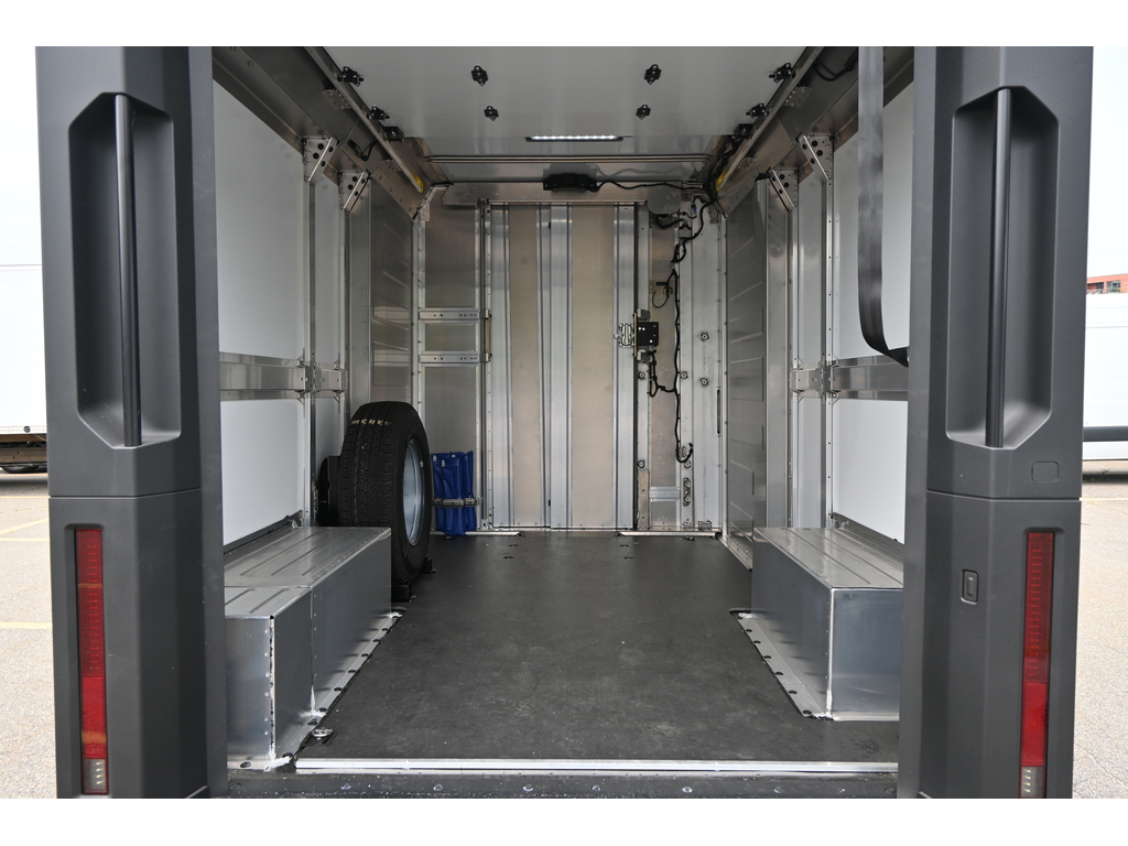 2025 Chevrolet BrightDrop 400